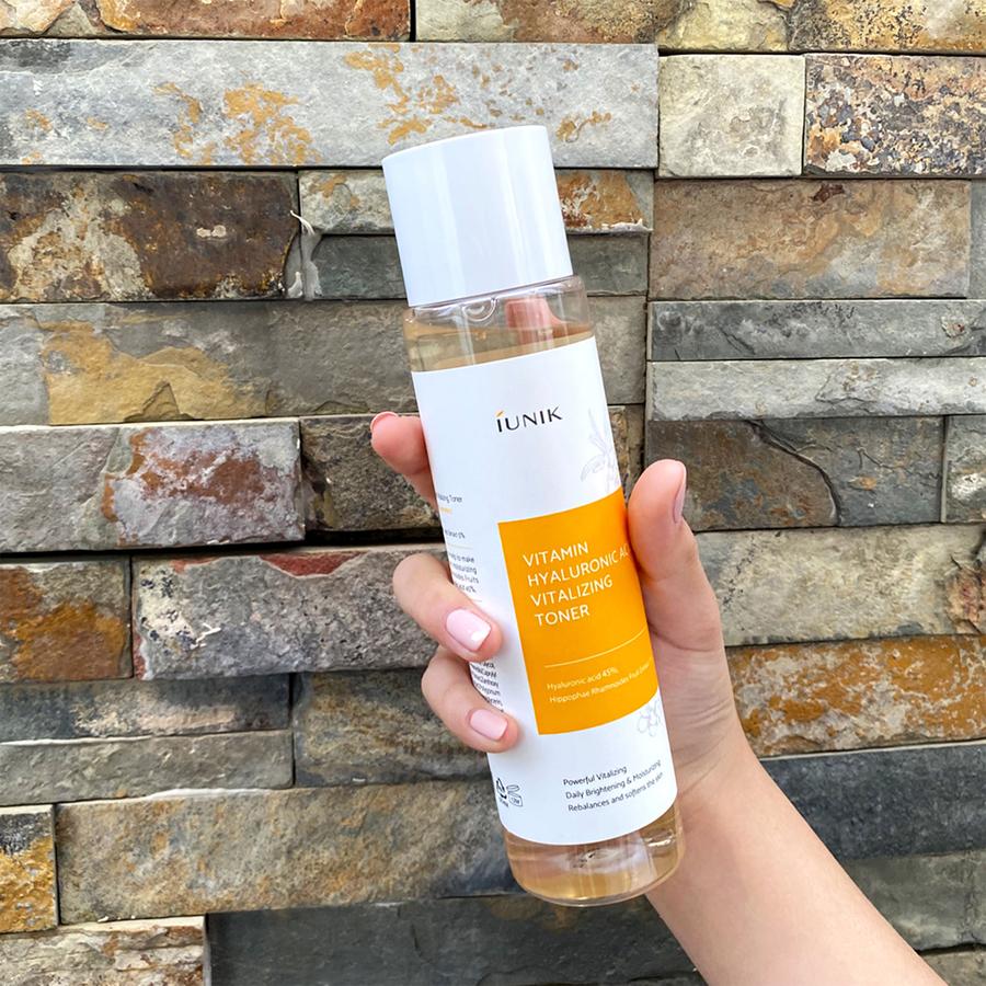 iUNIK - Vitamin Hyaluronic Acid Vitalizing Toner 200ml